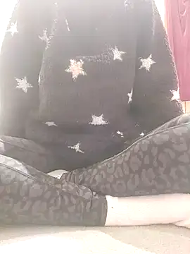 Snapshot of houy111111 chatting on December 4, 11:19 am houy111111 online show from December 4, 11:19 am