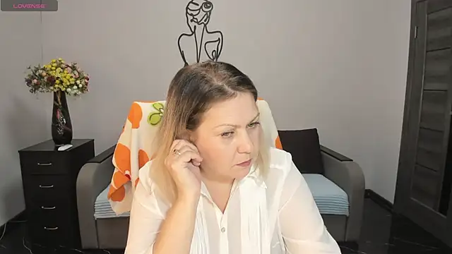 Snapshot of Milana_Blake chatting on January 8, 3:50 pm Milana Blake online show from January 8, 3:50 pm