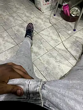 Snapshot of Lahcene chatting on December 2, 7:20 pm Lahcene online show from December 2, 7:20 pm