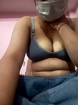 Snapshot of radhika07 chatting on December 28, 9:31 am radhika07 online show from December 28, 9:31 am