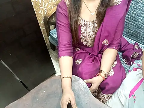 DivyaDutta online show from March 13, 10:36 am