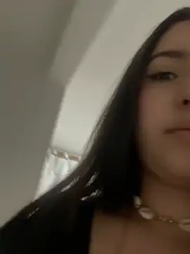 Snapshot of zoewillian chatting on February 4, 3:22 am zoewillian online show from February 4, 3:22 am