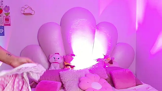 Snapshot of zoewillian chatting on September 19, 9:37 pm zoewillian online show from September 19, 9:37 pm