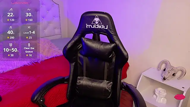 Snapshot of Aurora_Hotson chatting on November 23, 11:15 pm Aurora Hotson online show from November 23, 11:15 pm