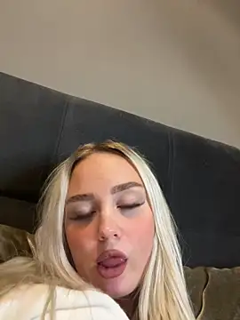 CherryEmmy online show from December 21, 7:49 pm