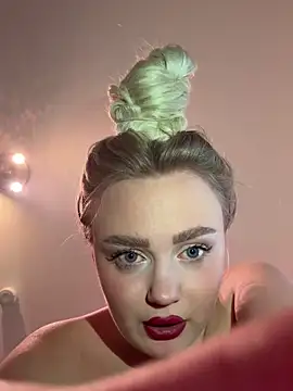 CherryEmmy online show from March 4, 9:00 pm