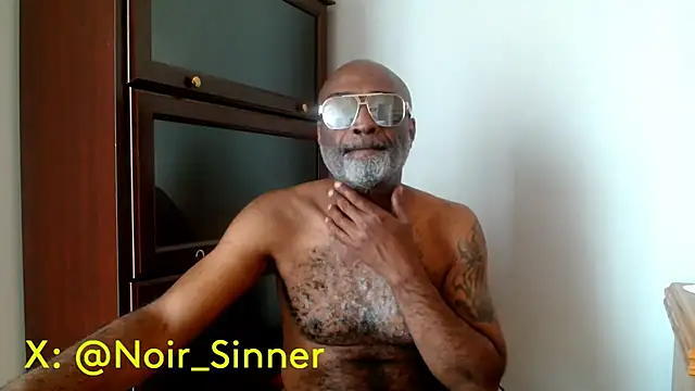 Snapshot of sinnernoir chatting on April 24, 3:14 pm sinnernoir online show from April 24, 3:14 pm