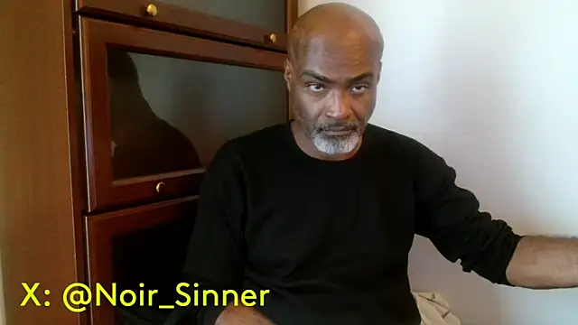 Snapshot of sinnernoir chatting on April 28, 10:15 pm sinnernoir online show from April 28, 10:15 pm