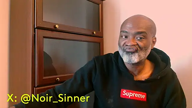 Snapshot of sinnernoir chatting on May 13, 10:56 am sinnernoir online show from May 13, 10:56 am