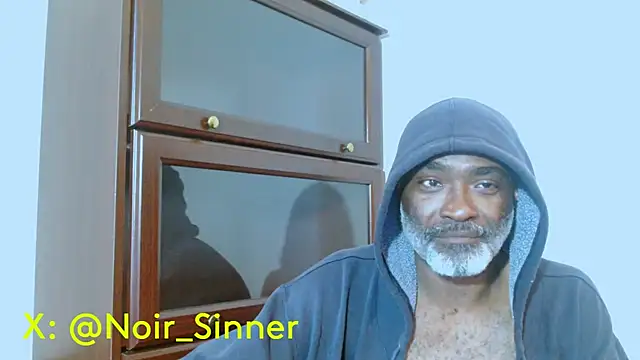 Snapshot of sinnernoir chatting on May 16, 10:36 am sinnernoir online show from May 16, 10:36 am