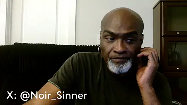 Snapshot of sinnernoir chatting on June 2, 12:34 am sinnernoir online show from June 2, 12:34 am