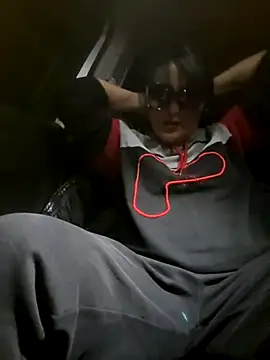 Snapshot of Emily_andre chatting on November 28, 6:32 pm Emily andre online show from November 28, 6:32 pm