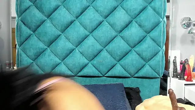 PENELOPELEWISs online show from September 16, 4:57 am