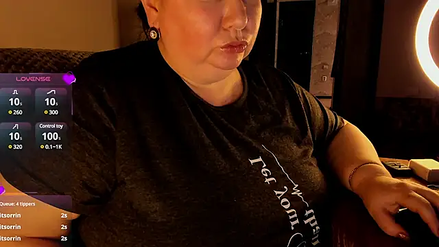 SexxyDreams1 online show from March 22, 4:03 am