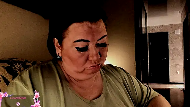 SexxyDreams1 online show from October 9, 5:16 am