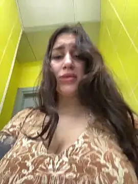 Snapshot of VikiDemi chatting on December 17, 10:34 am VikiDemi online show from December 17, 10:34 am