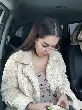 Snapshot of VikiDemi chatting on January 10, 7:35 am VikiDemi online show from January 10, 7:35 am