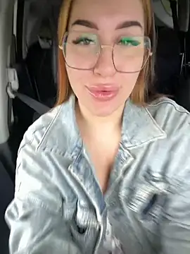 Snapshot of VikiDemi chatting on September 13, 6:02 am VikiDemi online show from September 13, 6:02 am