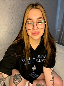 Snapshot of VikiDemi chatting on September 26, 6:50 am VikiDemi online show from September 26, 6:50 am