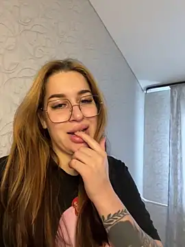 Snapshot of VikiDemi chatting on September 28, 10:42 am VikiDemi online show from September 28, 10:42 am