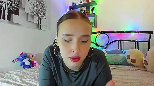 LinaTruly online show from March 13, 9:54 pm