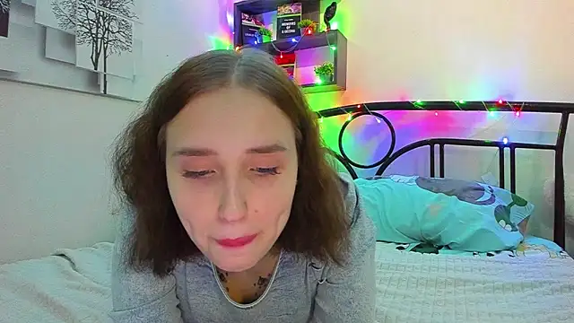 LinaTruly online show from March 28, 10:31 pm