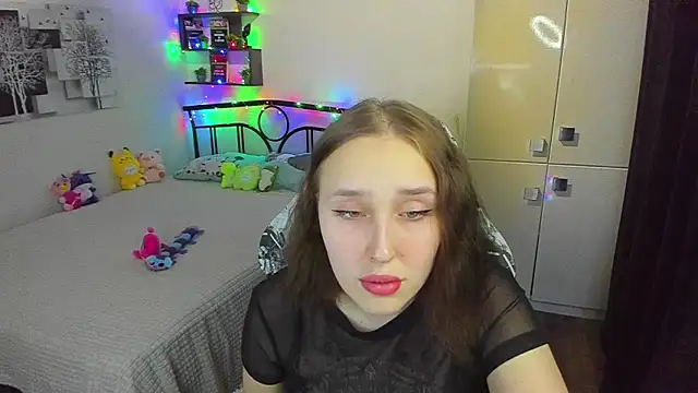 LinaTruly online show from April 20, 9:27 pm