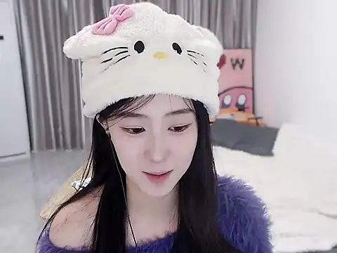 Snapshot of LOLO-yaya chatting on December 18, 7:58 am LOLO-yaya online show from December 18, 7:58 am