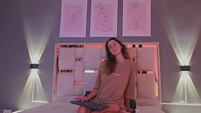 jolie lov online show from September 10, 1:22 pm