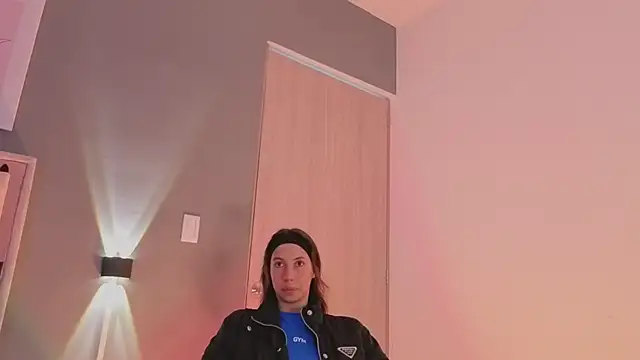 jolie lov online show from September 18, 1:02 pm