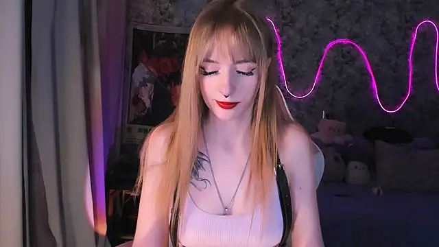 Snapshot of Inma_Lewdness chatting on February 15, 9:15 pm Inma Lewdness online show from February 15, 9:15 pm