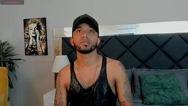 Robin Rief online show from November 12, 4:24 am