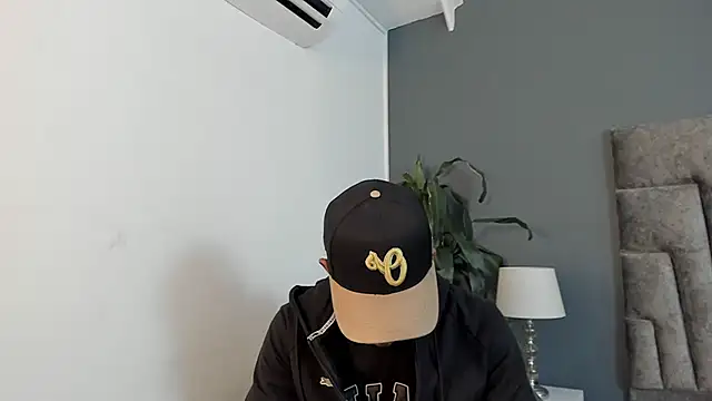 Robin Rief online show from November 29, 3:42 am