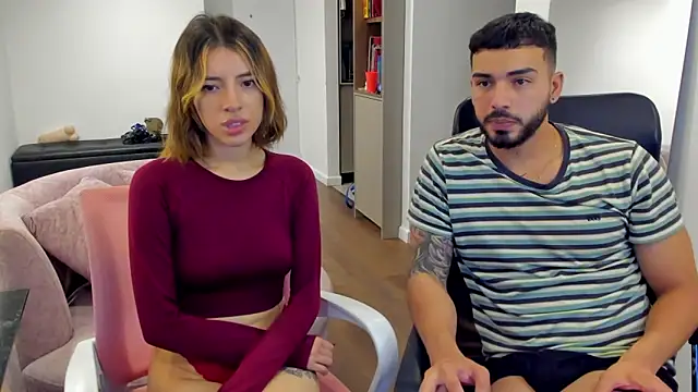 Snapshot of savage_sweethearts chatting on March 18, 4:47 am savage sweethearts online show from March 18, 4:47 am