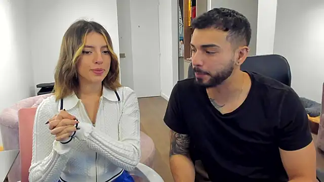 Snapshot of savage_sweethearts chatting on March 22, 4:24 am savage sweethearts online show from March 22, 4:24 am