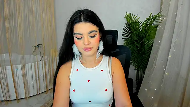 Snapshot of AlluringAriel chatting on January 23, 11:26 am AlluringAriel online show from January 23, 11:26 am