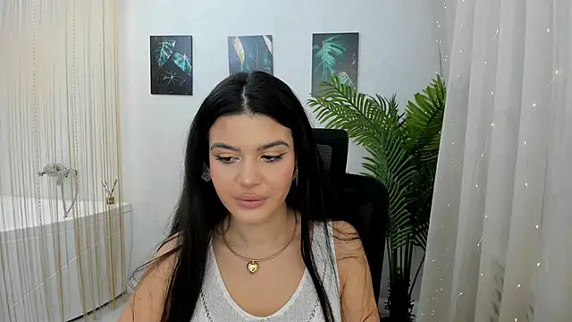 Snapshot of AlluringAriel chatting on February 23, 10:31 pm AlluringAriel online show from February 23, 10:31 pm