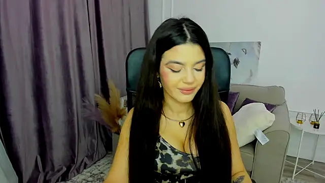 Snapshot of AlluringAriel chatting on February 27, 3:36 am AlluringAriel online show from February 27, 3:36 am