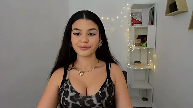 Snapshot of AlluringAriel chatting on March 4, 3:59 pm AlluringAriel online show from March 4, 3:59 pm