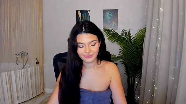 Snapshot of AlluringAriel chatting on March 6, 9:47 am AlluringAriel online show from March 6, 9:47 am