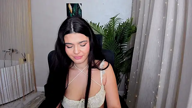 Snapshot of AlluringAriel chatting on March 13, 6:56 pm AlluringAriel online show from March 13, 6:56 pm