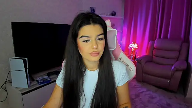 Snapshot of AlluringAriel chatting on September 11, 3:17 am AlluringAriel online show from September 11, 3:17 am