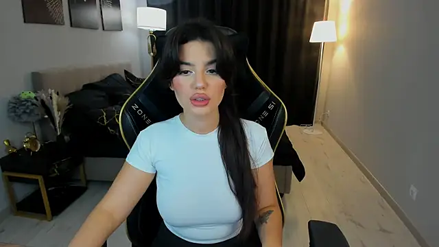 Snapshot of AlluringAriel chatting on September 21, 7:26 pm AlluringAriel online show from September 21, 7:26 pm