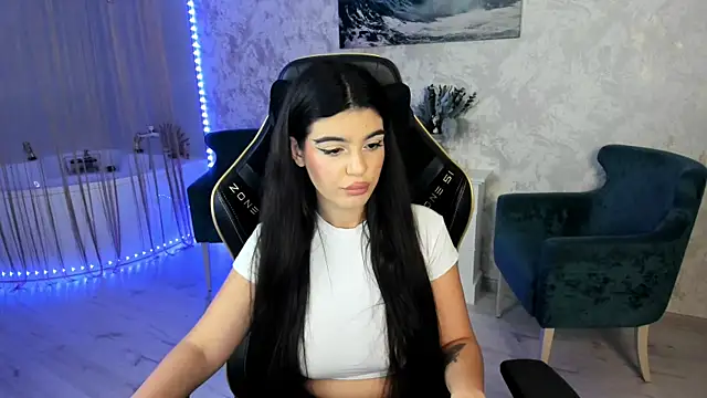 Snapshot of AlluringAriel chatting on September 25, 2:10 pm AlluringAriel online show from September 25, 2:10 pm