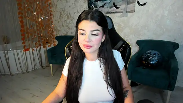 Snapshot of AlluringAriel chatting on October 26, 7:20 pm AlluringAriel online show from October 26, 7:20 pm