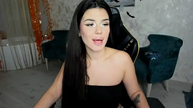 Snapshot of AlluringAriel chatting on November 3, 6:31 pm AlluringAriel online show from November 3, 6:31 pm