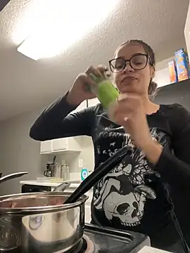 Snapshot of 1prettygem chatting on January 8, 10:58 pm 1prettygem online show from January 8, 10:58 pm