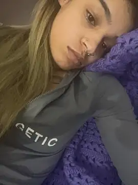 Snapshot of 1prettygem chatting on January 21, 2:54 am 1prettygem online show from January 21, 2:54 am