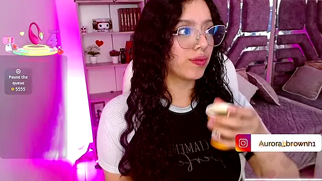 Snapshot of Aurora_Brownn chatting on November 6, 4:46 am Aurora Brownn online show from November 6, 4:46 am