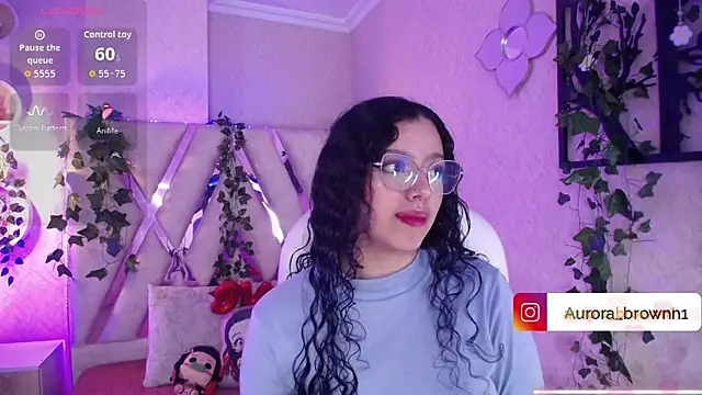 Snapshot of Aurora_Brownn chatting on November 7, 4:45 am Aurora Brownn online show from November 7, 4:45 am